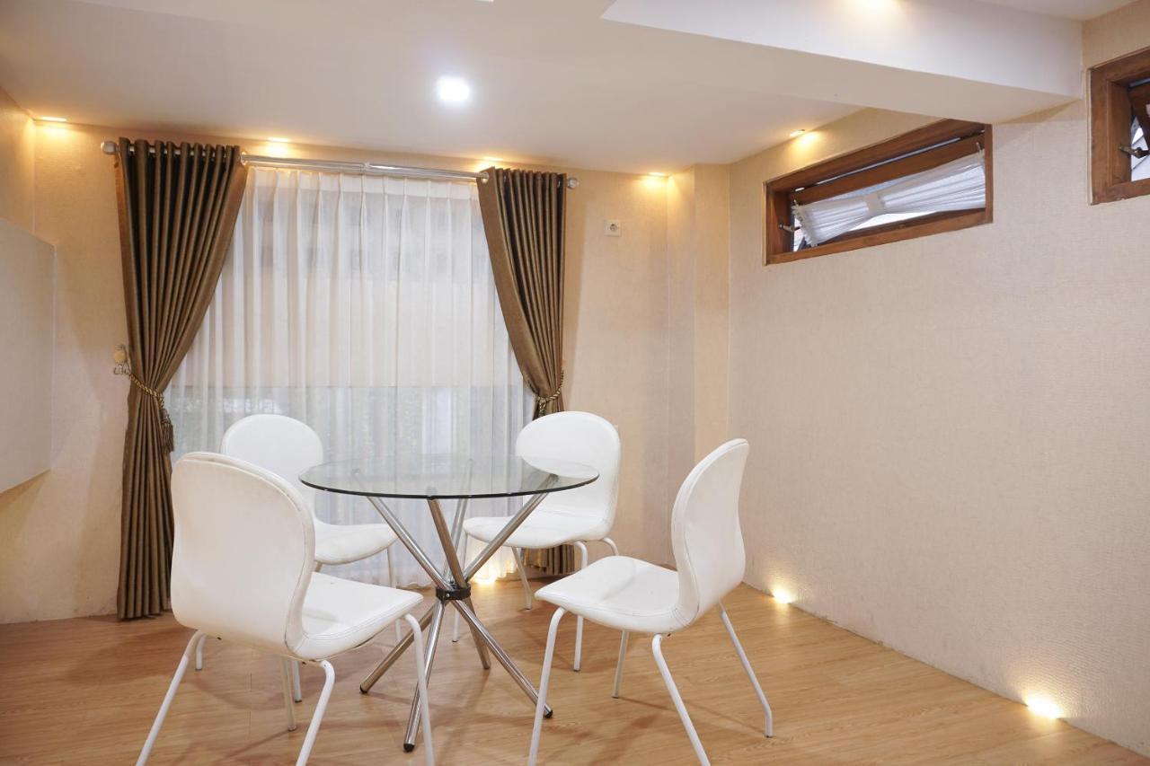 Baturetno Super Oyo 444 Rafitha Homestay מראה חיצוני תמונה