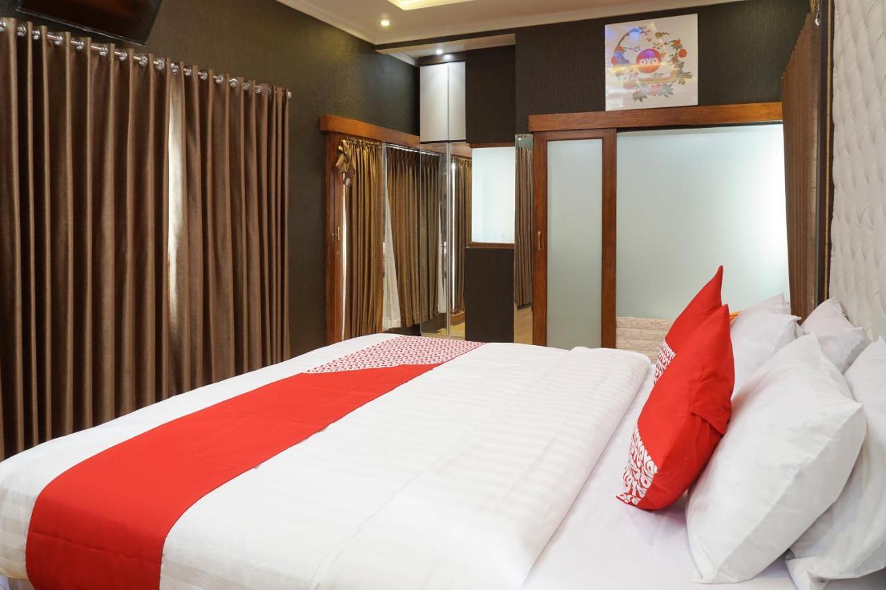 Baturetno Super Oyo 444 Rafitha Homestay מראה חיצוני תמונה